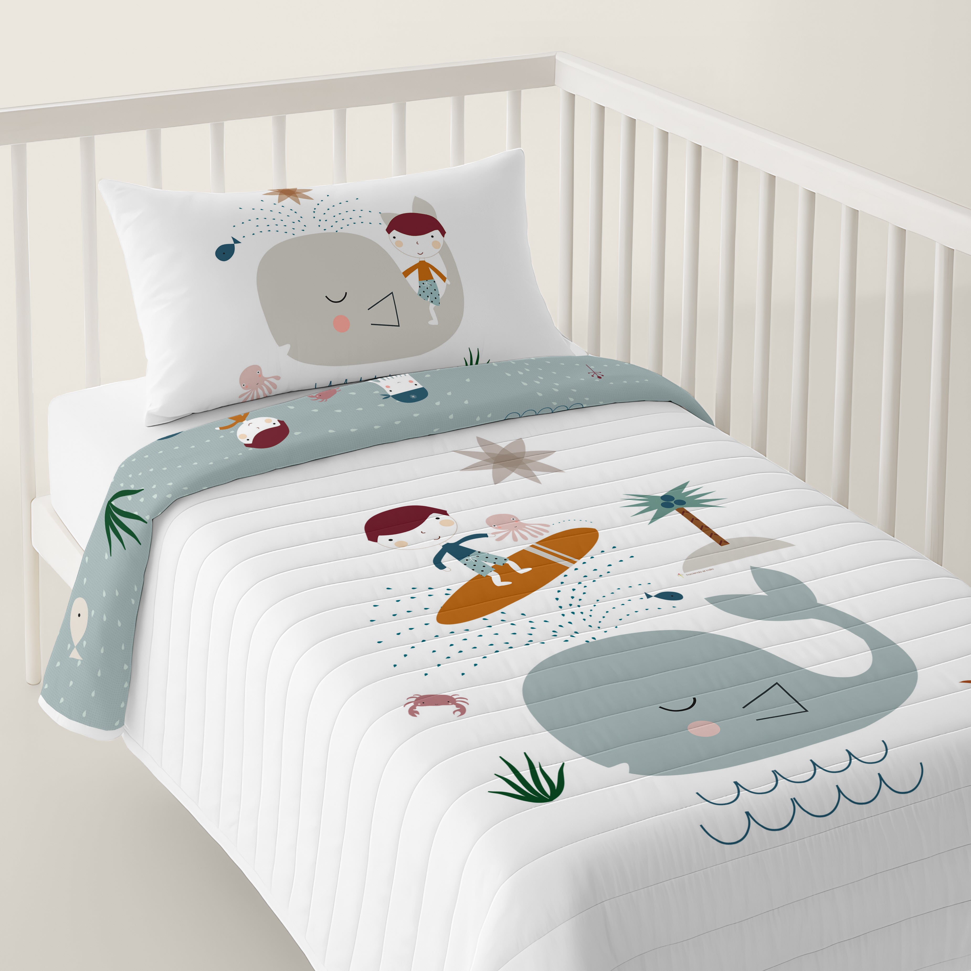 COLCHA BOUTI REVERSIBLE ESTAMPADA BEBÉ CUNA SURF 100% ALGODÓN