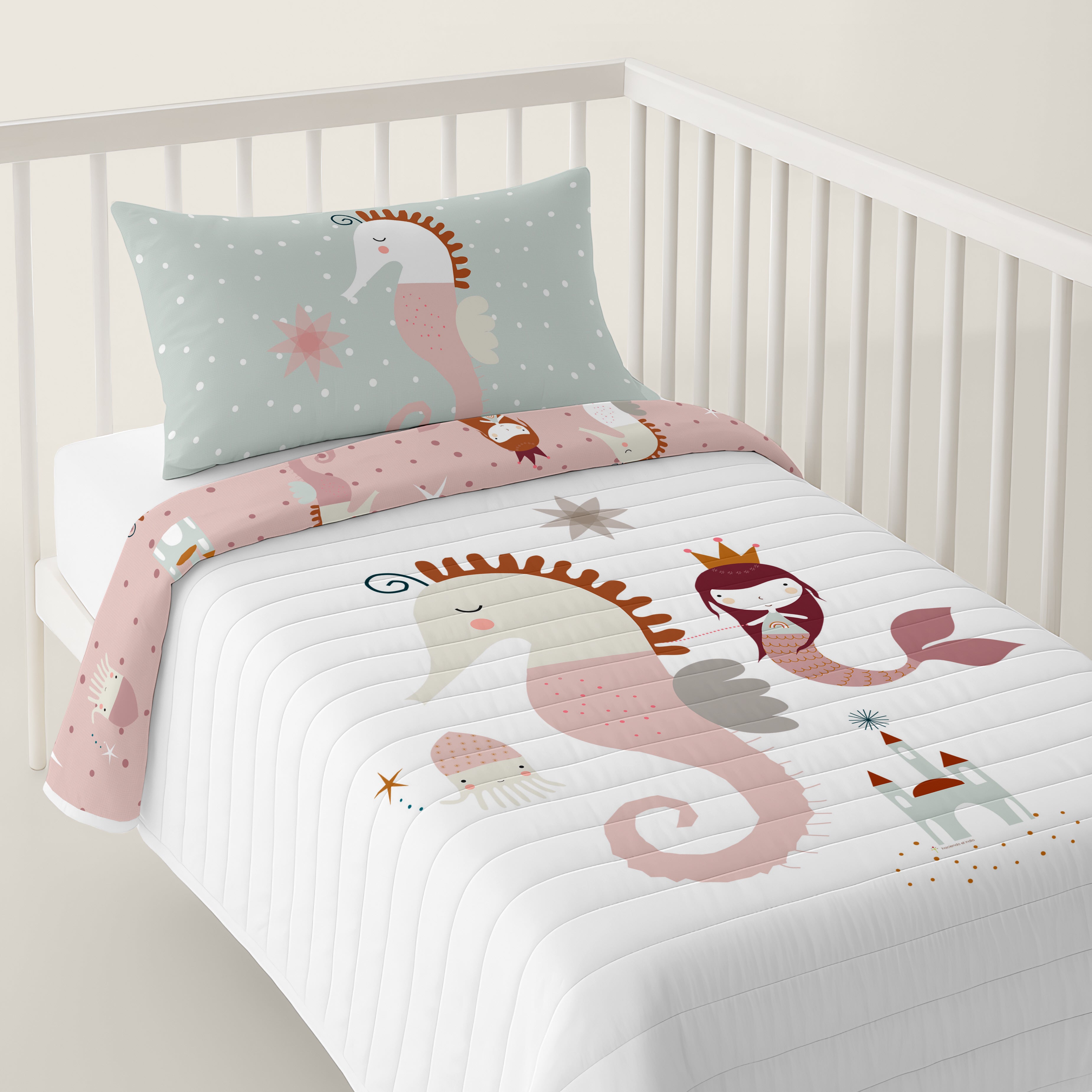 COLCHA BOUTI REVERSIBLE ESTAMPADA BEBÉ CUNA SEA HORSE 100% ALGODÓN