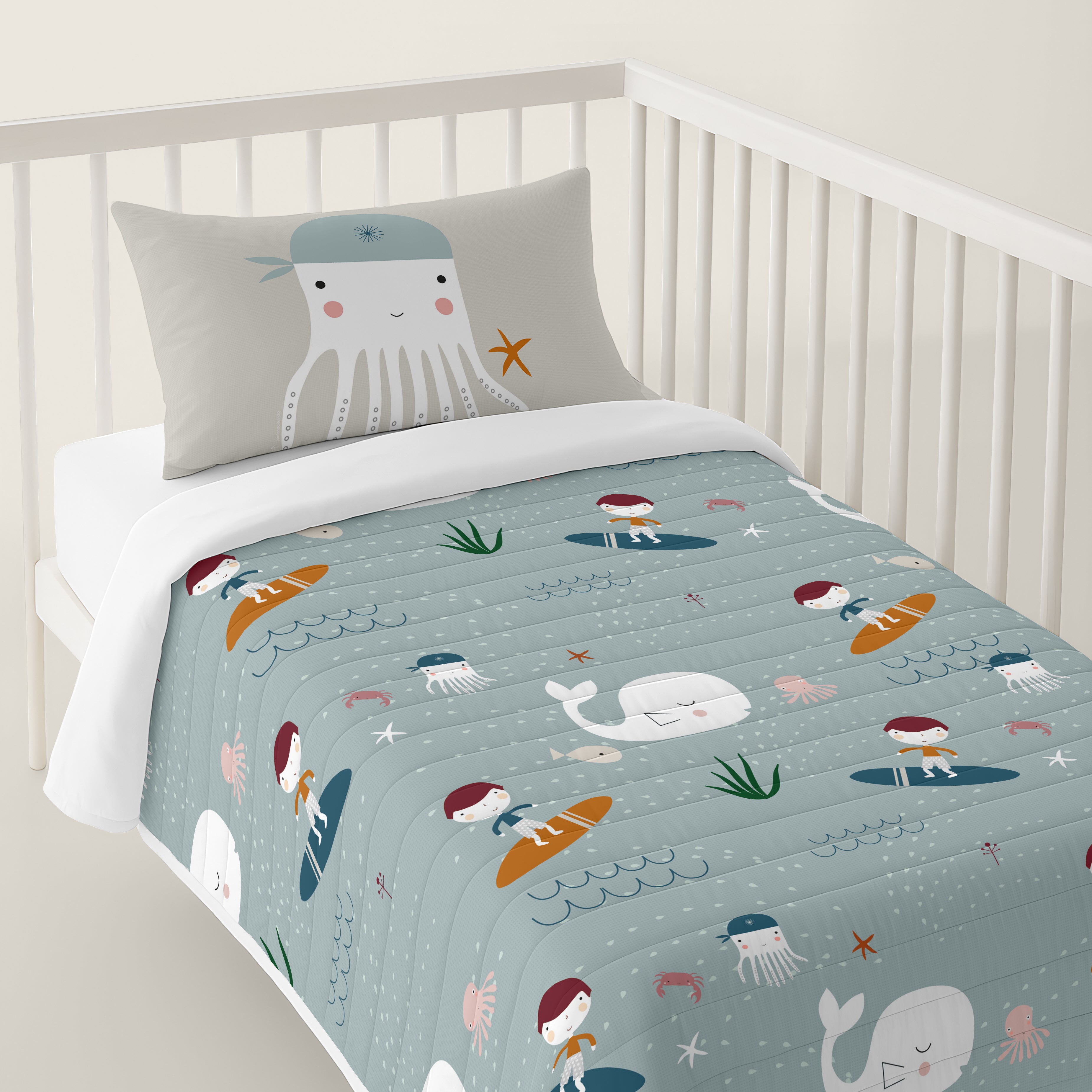 COLCHA BOUTI REVERSIBLE ESTAMPADA BEBÉ CUNA SURF 100% ALGODÓN