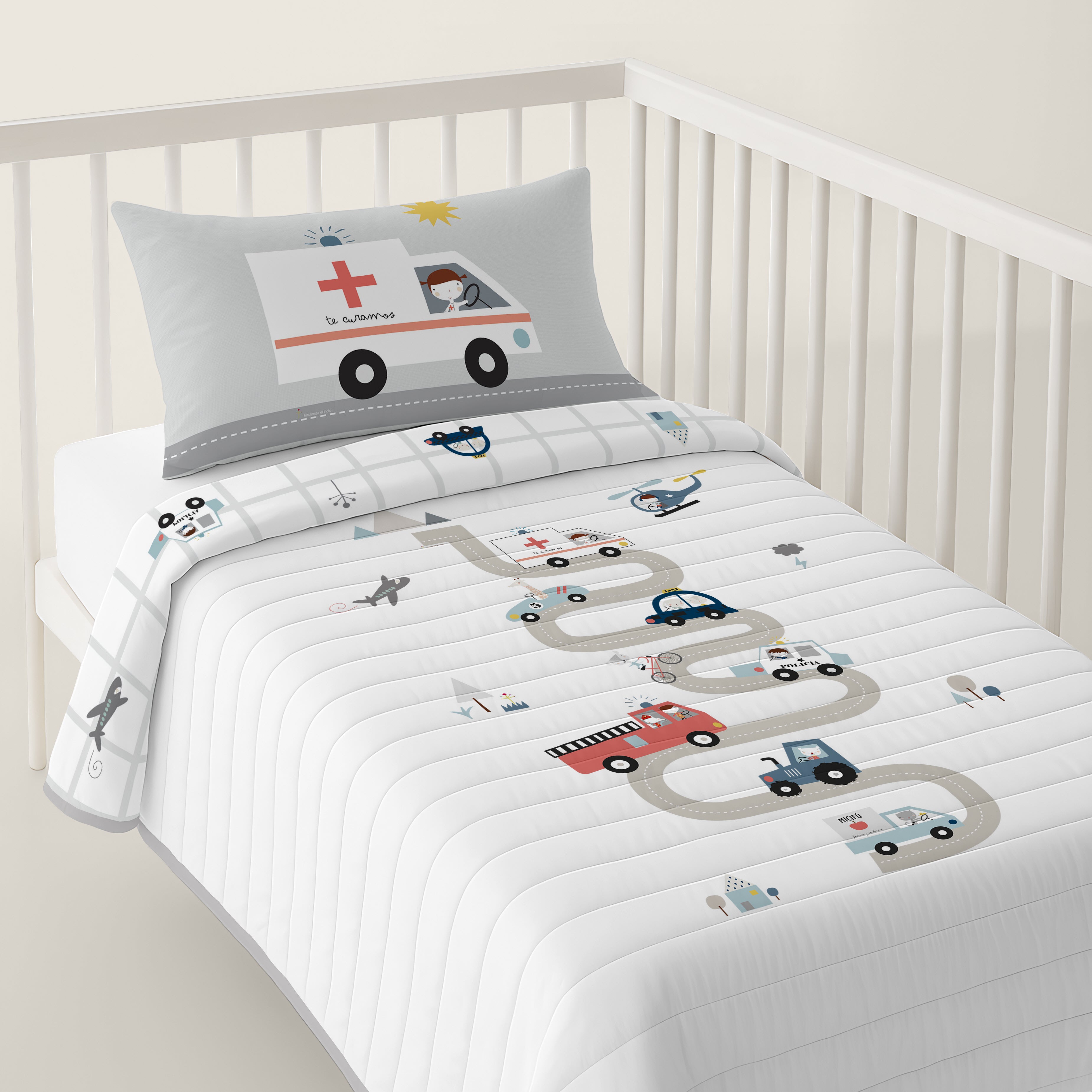 COLCHA BOUTI REVERSIBLE ESTAMPADA BEBÉ CUNA TRANSPORTES 100% ALGODÓN