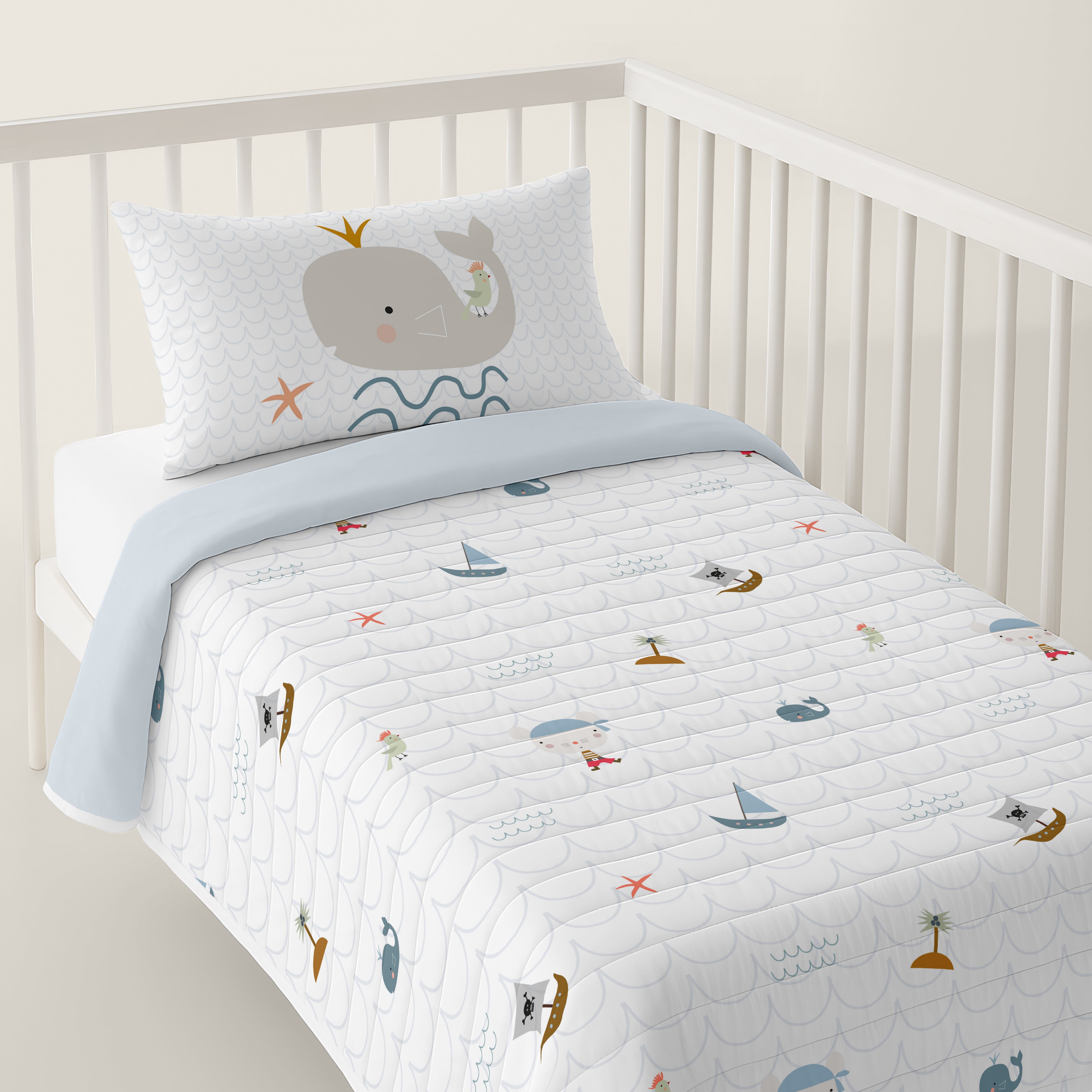 COLCHA BOUTI REVERSIBLE ESTAMPADA BEBÉ CUNA AVENTURA PIRATA 100% ALGODÓN