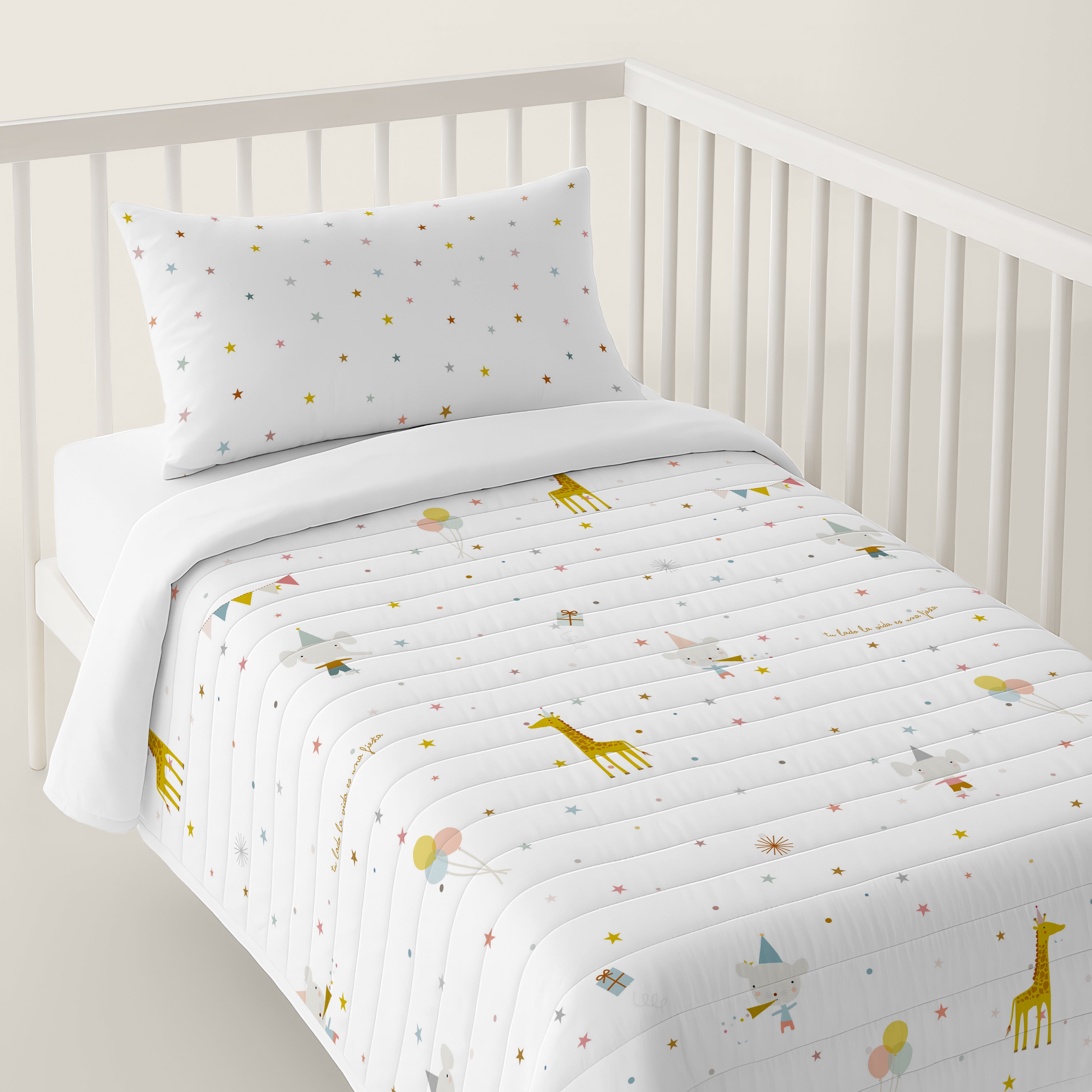 COLCHA BOUTI REVERSIBLE ESTAMPADA BEBÉ CUNA FIESTA 100% ALGODÓN