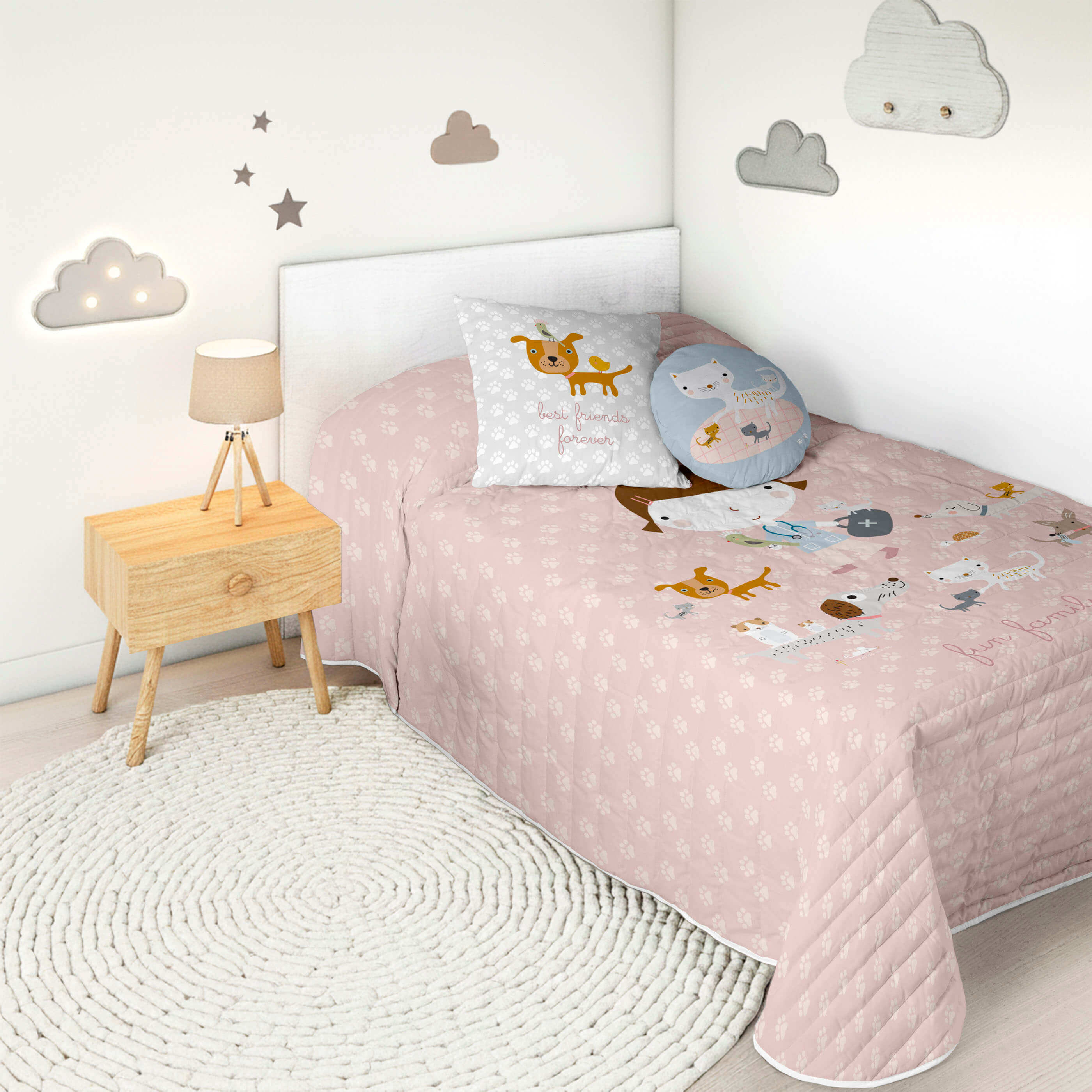 COLCHA BOUTI REVERSIBLE ESTAMPADA INFANTIL AMIGOS PELUDOS 100% ALGODÓN