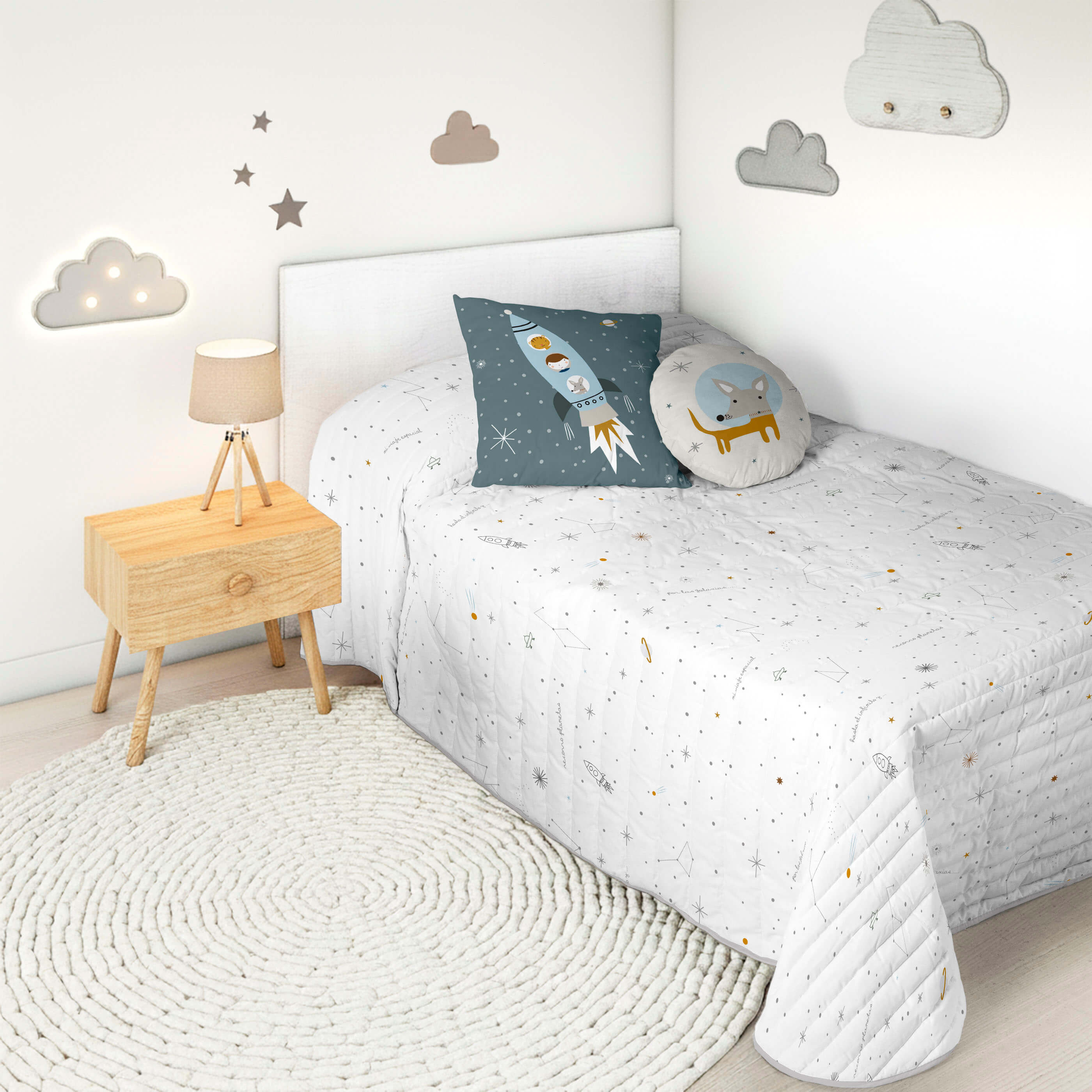 COLCHA BOUTI REVERSIBLE ESTAMPADA INFANTIL VIAJE ESPACIAL 100% ALGODÓN